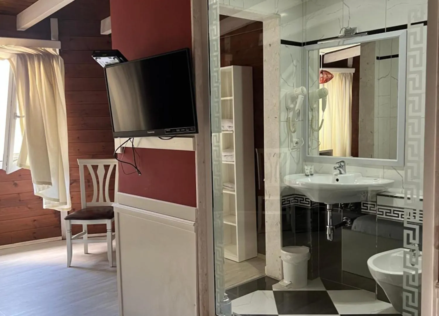 ****  Hotel Kastria Tirana Albania